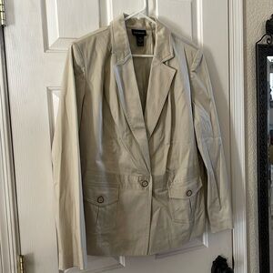 Practically new women’s 14/16 blazer